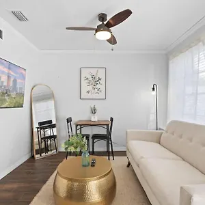 https://comfy-modern-farmhouse-cottage-w-private-patio.hotelstampa.org